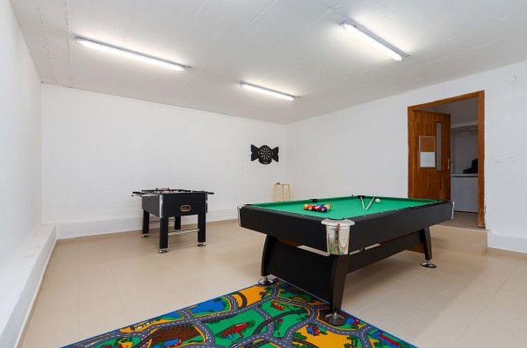 Vakantiehuis Great Villa Field Hills with sauna and jacuzzi