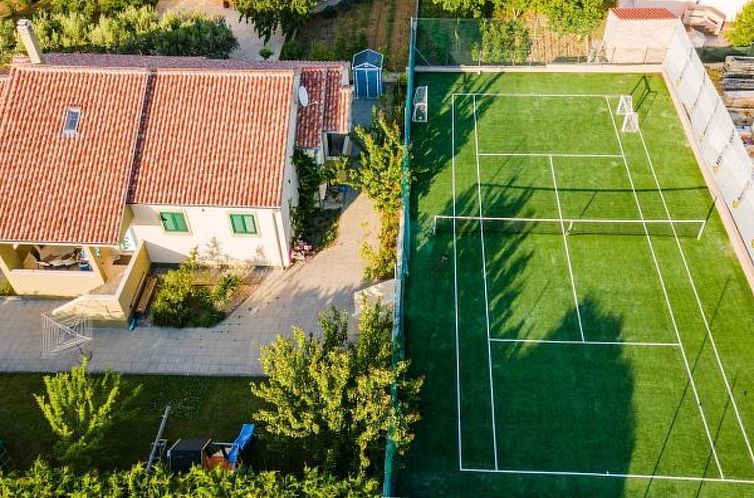 Vakantiehuis Great Villa Field Hills with sauna and jacuzzi