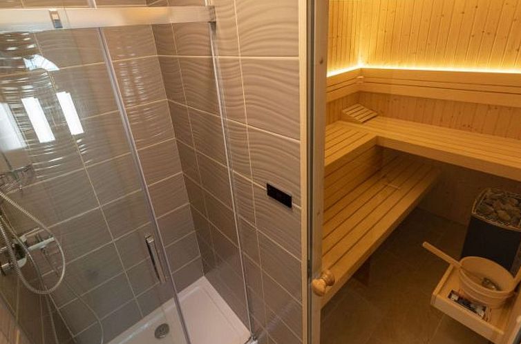 Vakantiehuis Great Villa Field Hills with sauna and jacuzzi