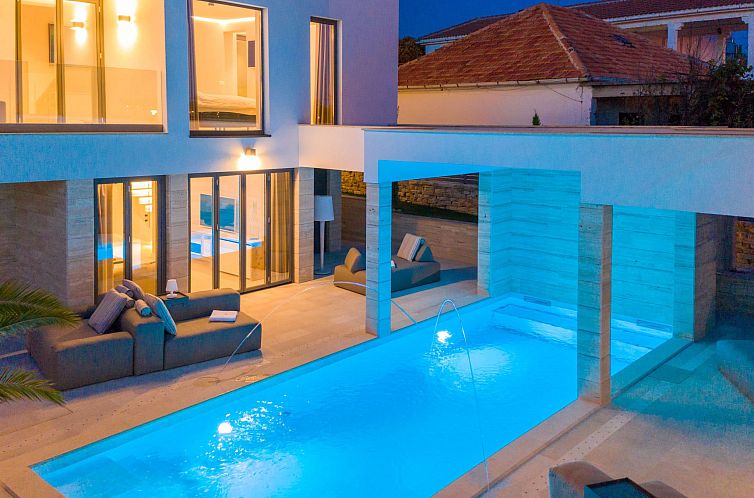 Vakantiehuis Four Seasons Vrsi