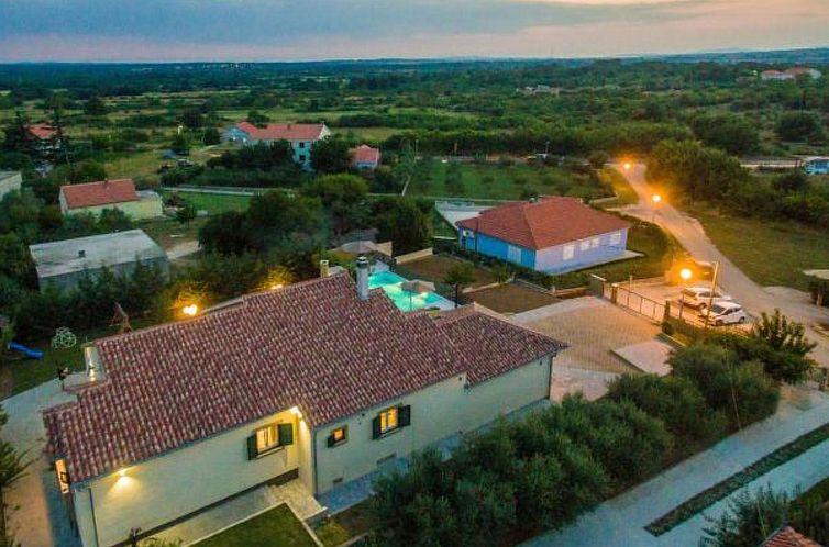Vakantiehuis Great Villa Field Hills with sauna and jacuzzi