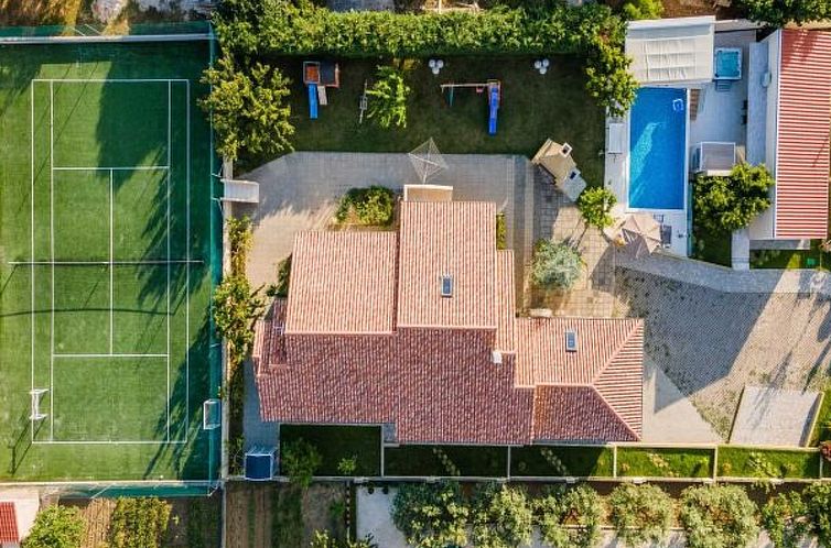 Vakantiehuis Great Villa Field Hills with sauna and jacuzzi