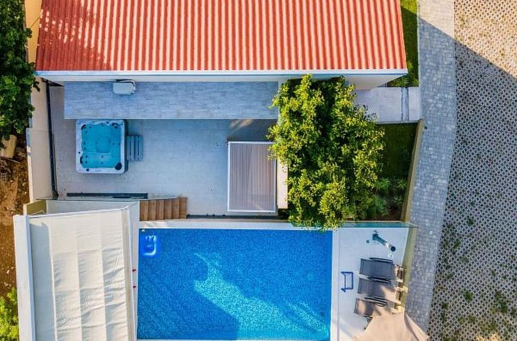 Vakantiehuis Great Villa Field Hills with sauna and jacuzzi