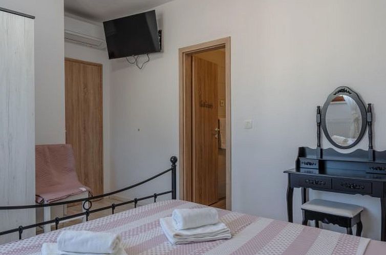 Vakantiehuis Holiday Home Beti with heated pool