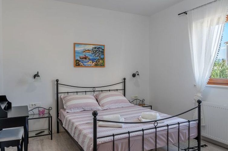 Vakantiehuis Holiday Home Beti with heated pool