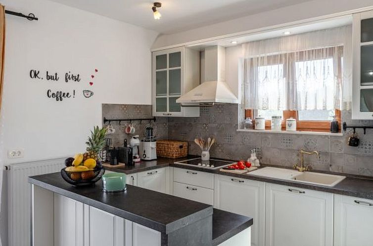 Vakantiehuis Holiday Home Beti with heated pool