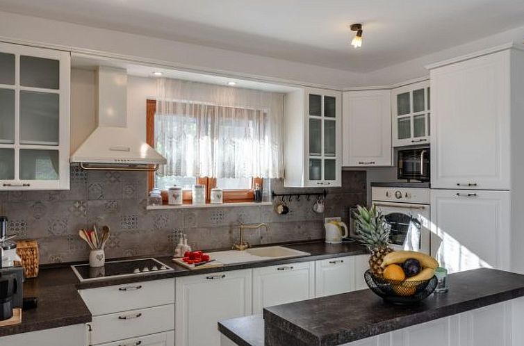 Vakantiehuis Holiday Home Beti with heated pool