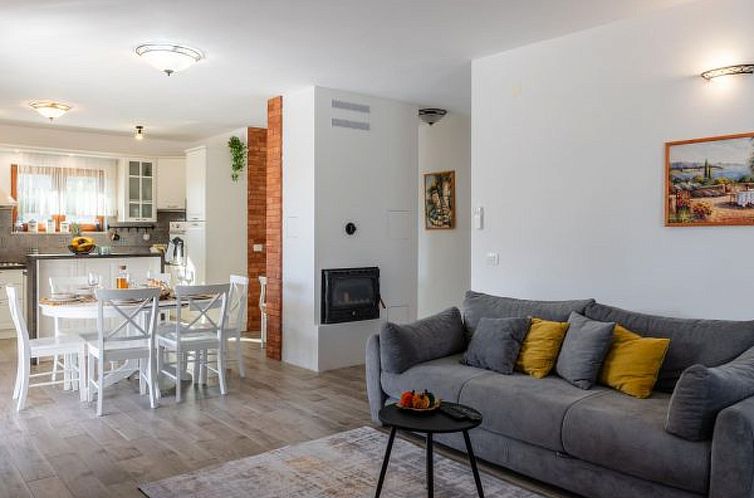 Vakantiehuis Holiday Home Beti with heated pool