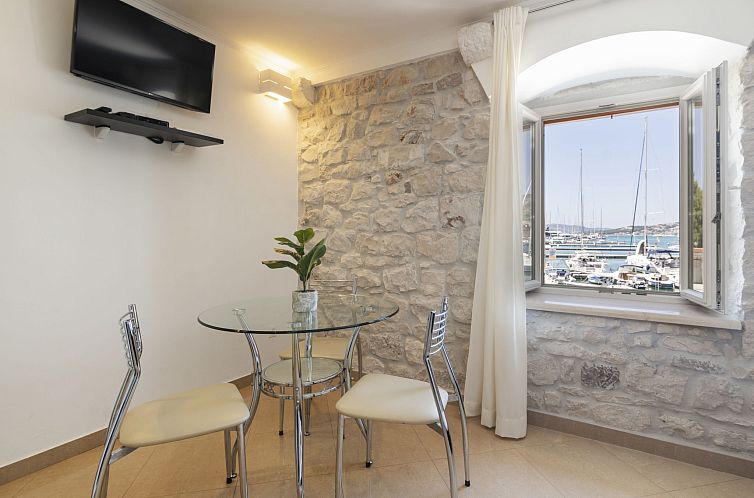 Guest house 1031967 - Apartment Dalmatia - Appartement Lučica