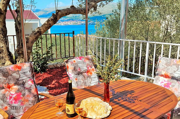 Appartement Erdgeschosswohnung mit viel Komfort und Terrasse