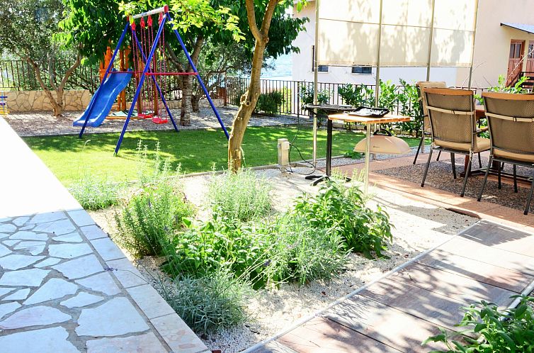 Appartement Wohnung mit Grill, Terrasse und Garten