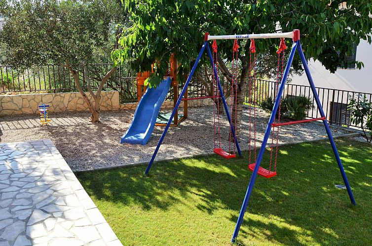 Appartement Wohnung mit Grill, Terrasse und Garten