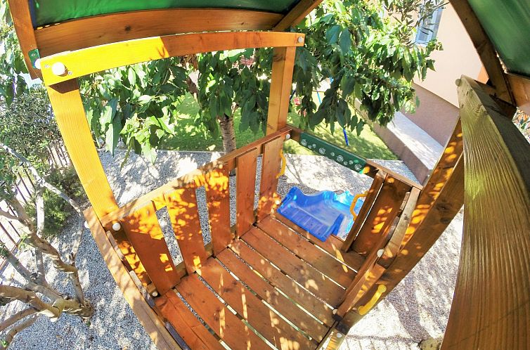 Appartement Wohnung mit Grill, Terrasse und Garten