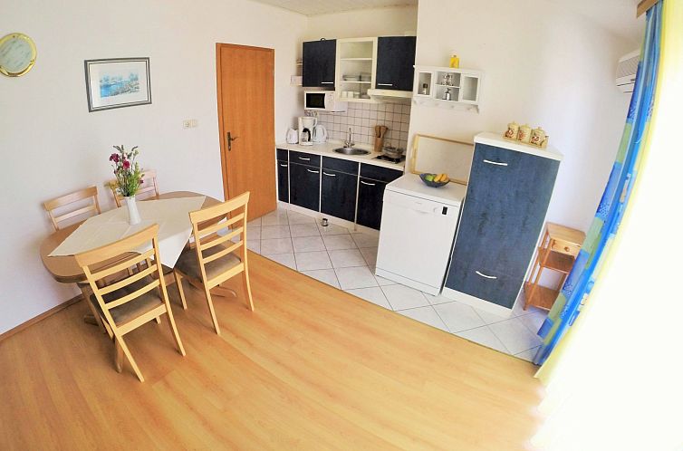 Appartement Wohnung mit Grill, Terrasse und Garten