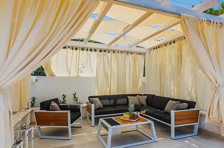 Appartement Charmantes Studio Irena - EOS CROATIA