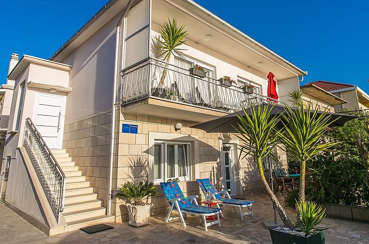 Appartement Charmantes Studio Irena - EOS CROATIA