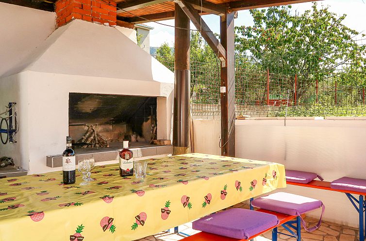 Vakantiehuis Queen Ahn with heated pool