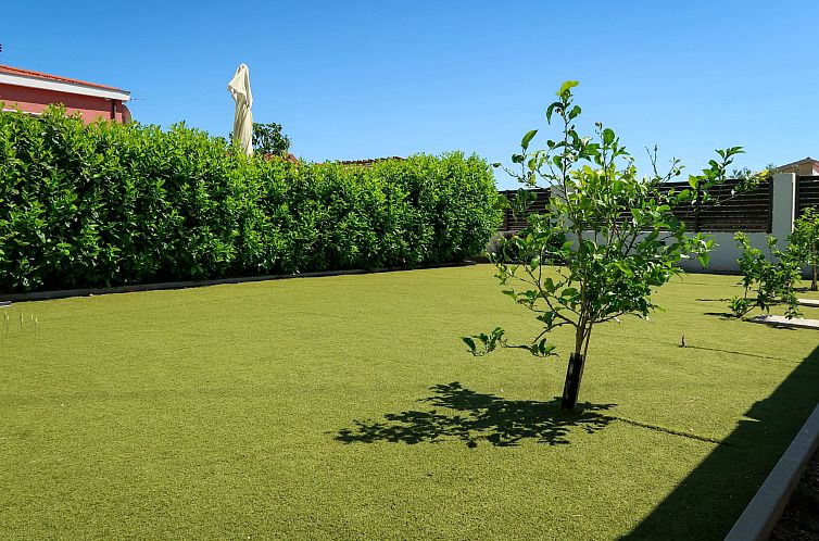 Vakantiehuis Queen Ahn with heated pool