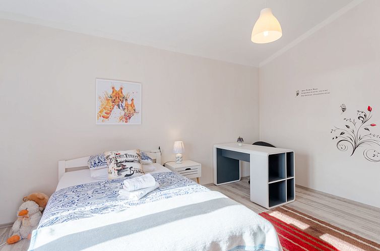 Vakantiehuis Queen Ahn with heated pool