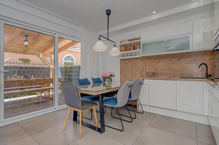 Appartement Stilvolle Wohnung Sun mit Jacuzzi