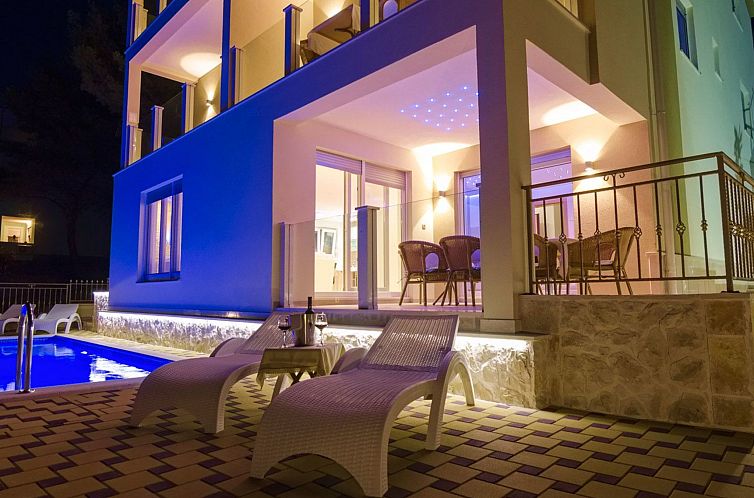 Vakantiehuis Luxuriöse Fünf-Sterne-Villa Magic