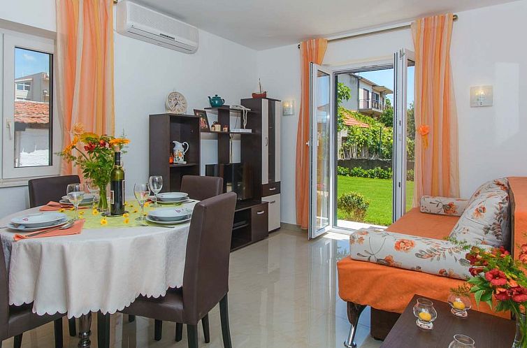 Vakantiehuis Charmantes Ferienhaus Amelie - EOS CROATIA