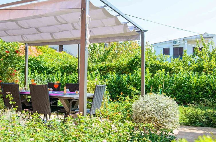 Vakantiehuis Charmantes Ferienhaus Amelie - EOS CROATIA