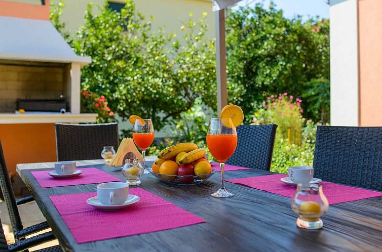 Vakantiehuis Charmantes Ferienhaus Amelie - EOS CROATIA