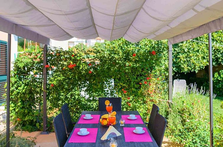 Vakantiehuis Charmantes Ferienhaus Amelie - EOS CROATIA