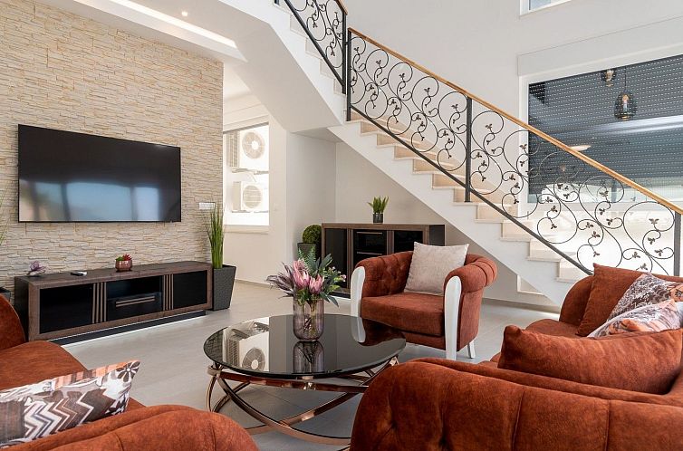 Vakantiehuis Luxuriöse Villa Fantasy mit Meerblick und Pool