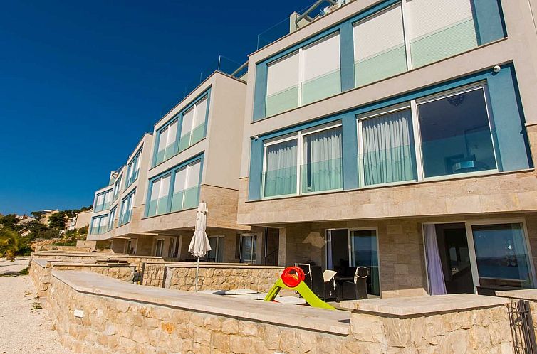 Vakantiehuis Luxuriöse Ferienvilla am Strand Luna Azzurra