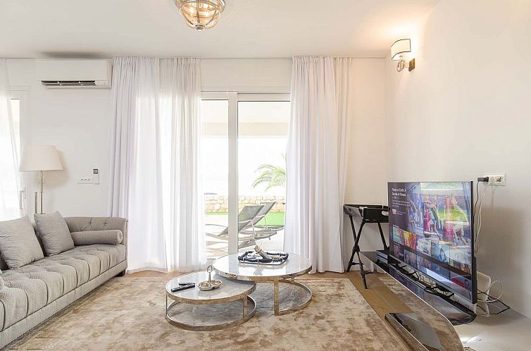 Vakantiehuis Luxuriöse Ferienvilla am Strand Luna Azzurra