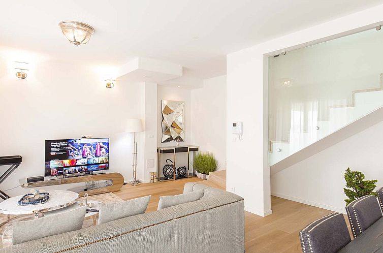 Vakantiehuis Luxuriöse Ferienvilla am Strand Luna Azzurra