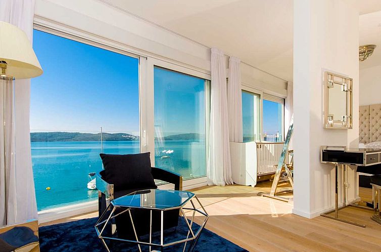 Vakantiehuis Luxuriöse Ferienvilla am Strand Luna Azzurra