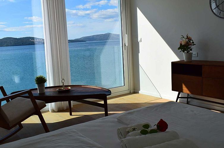 Vakantiehuis Luxuriöse Ferienvilla am Strand Luna Azzurra