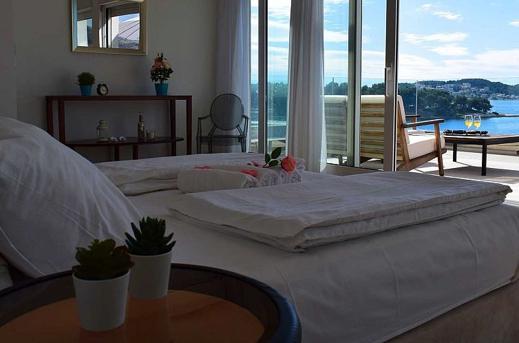 Vakantiehuis Luxuriöse Ferienvilla am Strand Luna Azzurra