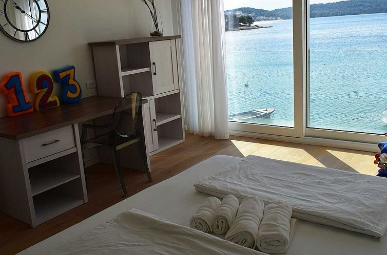 Vakantiehuis Luxuriöse Ferienvilla am Strand Luna Azzurra