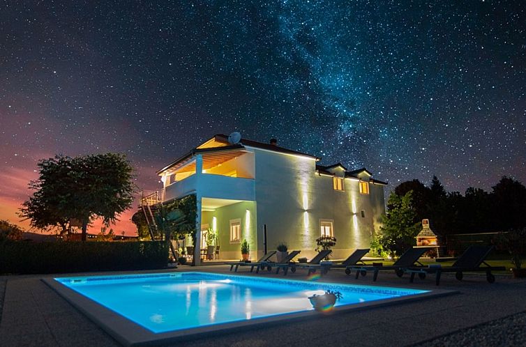 Vakantiehuis Holiday house Anetta