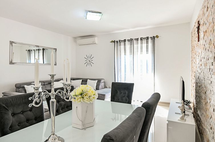 Vakantiehuis Holiday house Anetta