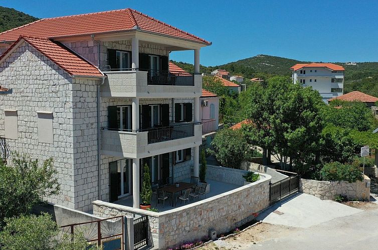 Vakantiehuis Steinvilla am Strand Nina - EOS CROATIA