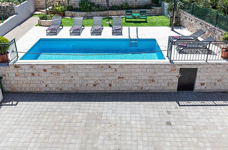 Vakantiehuis Steinvilla am Strand Nina - EOS CROATIA