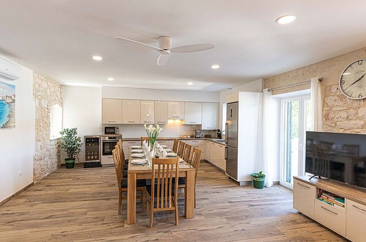 Vakantiehuis Steinvilla am Strand Nina - EOS CROATIA