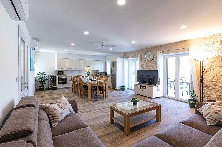 Vakantiehuis Steinvilla am Strand Nina - EOS CROATIA