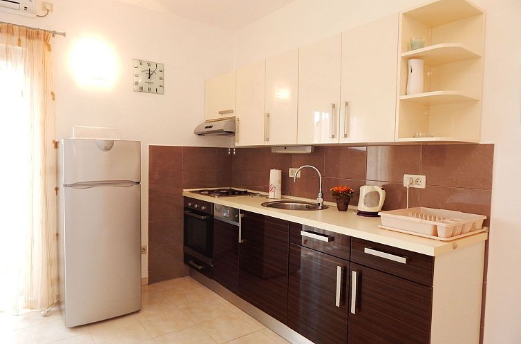 Guest house 1032024 - Apartment Dalmatia - Appartement mit zwei Balkonen