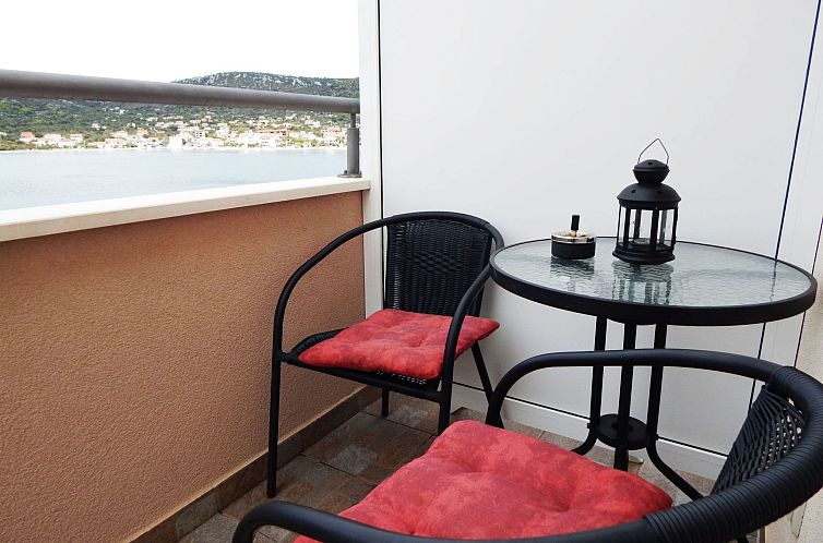 Appartement mit zwei Balkonen
