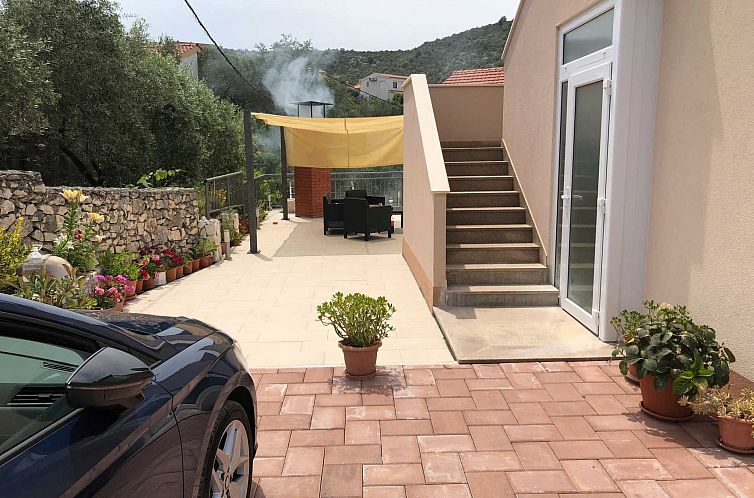 Appartement mit zwei Balkonen