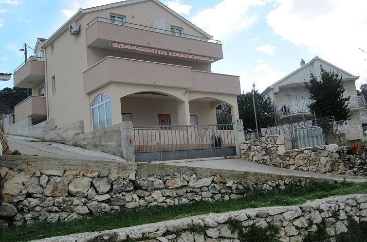 Appartement mit zwei Balkonen