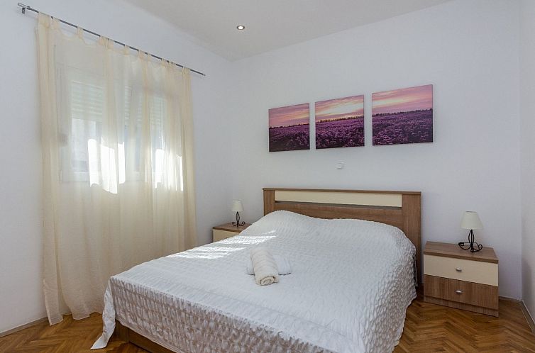 Vakantiehuis Modernes Ferienhaus mit Terrasse und Meerblick