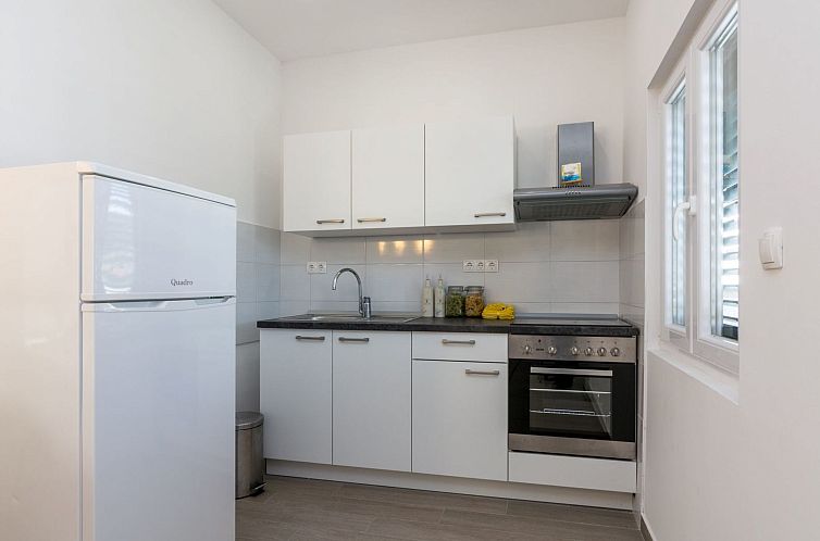 Vakantiehuis Modernes Ferienhaus mit Terrasse und Meerblick