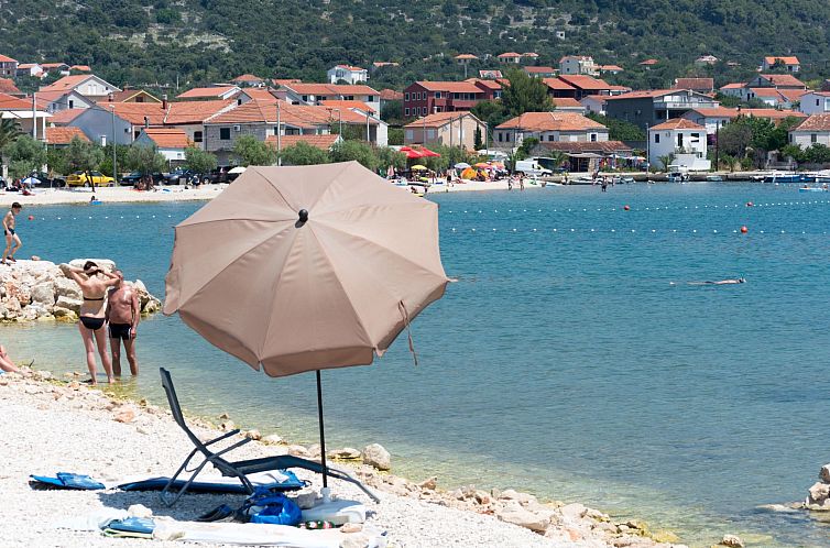 Vakantiehuis Modernes Ferienhaus mit Terrasse und Meerblick